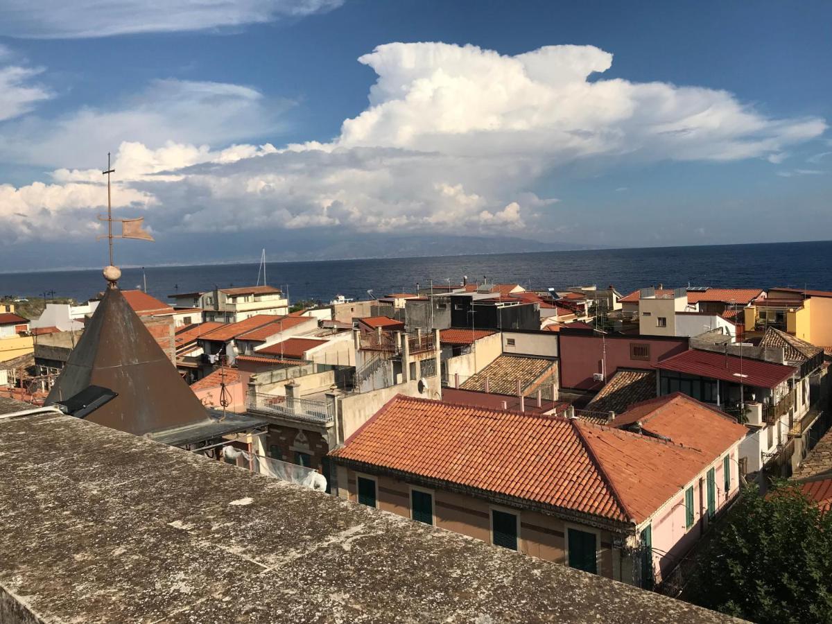 Castello D'Alcontres Guest House 3 Stelle 尼扎迪西奇利亚 外观 照片
