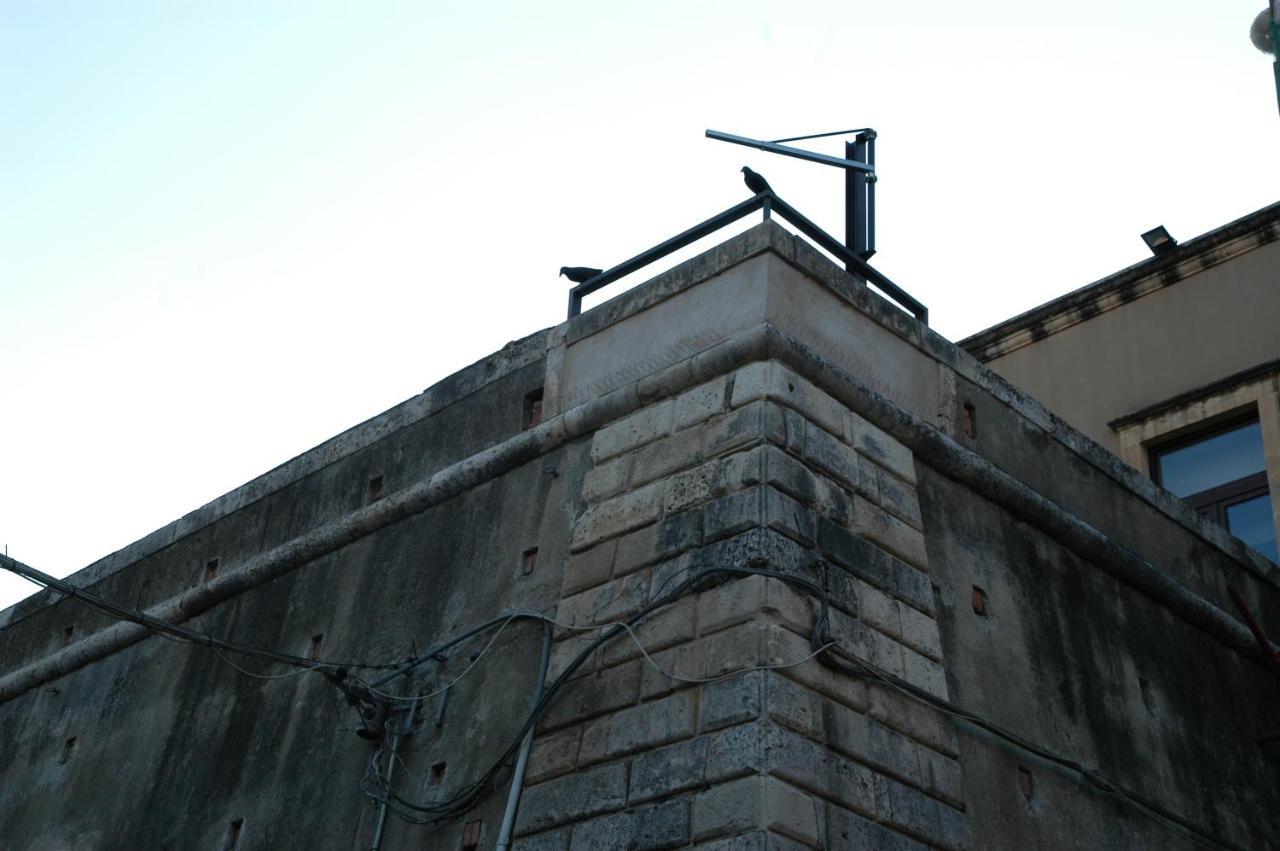 Castello D'Alcontres Guest House 3 Stelle 尼扎迪西奇利亚 外观 照片