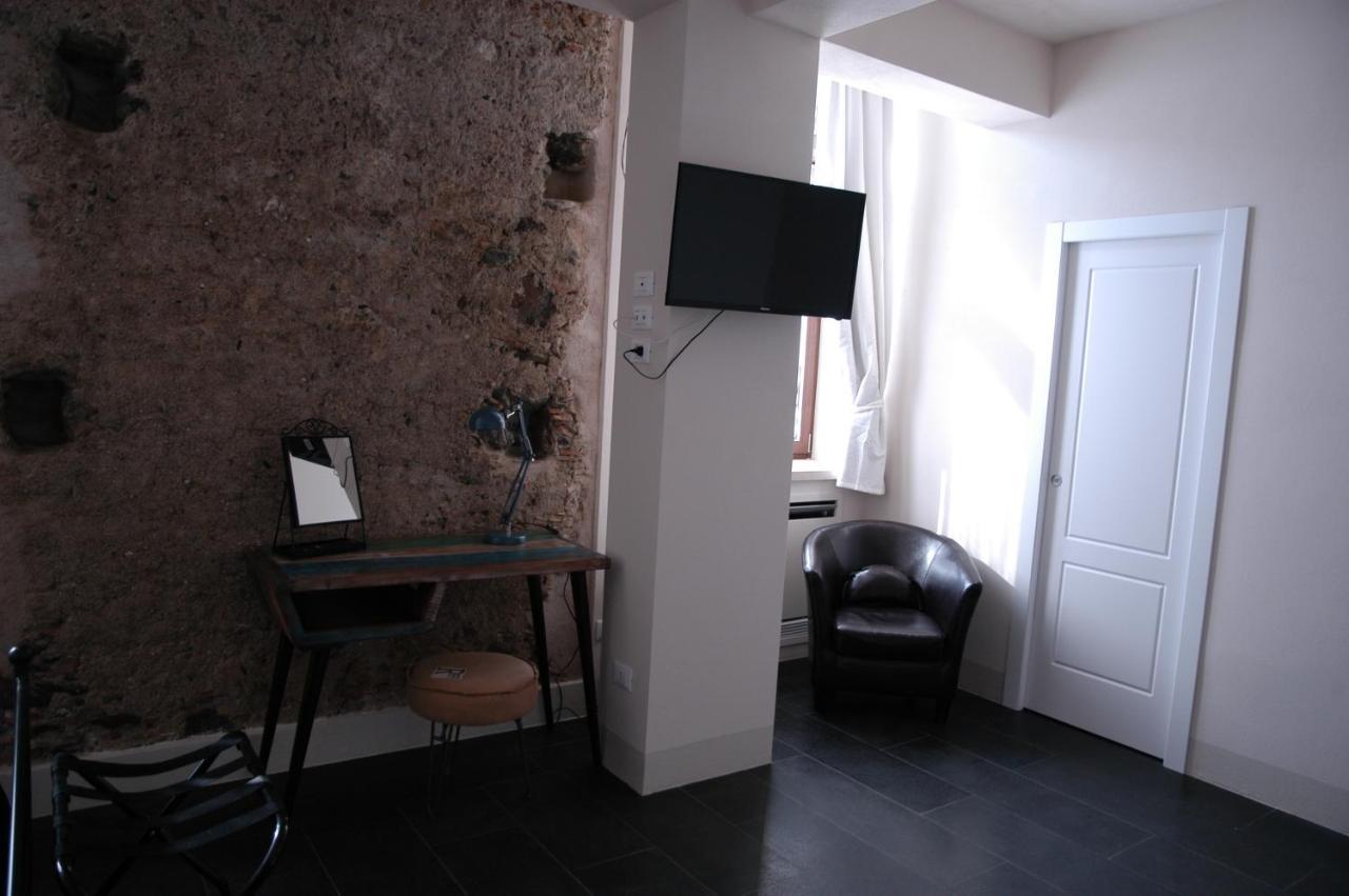 Castello D'Alcontres Guest House 3 Stelle 尼扎迪西奇利亚 外观 照片