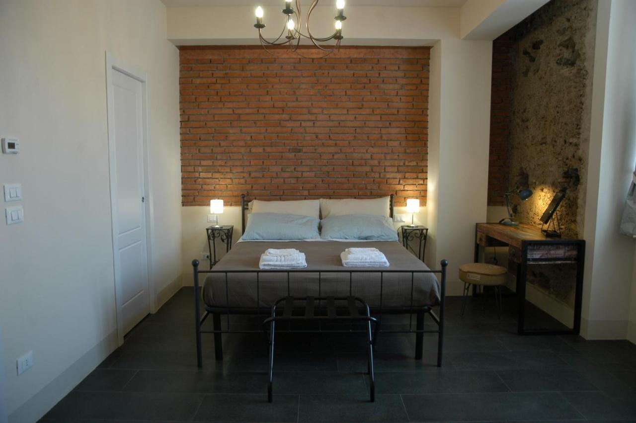 Castello D'Alcontres Guest House 3 Stelle 尼扎迪西奇利亚 外观 照片