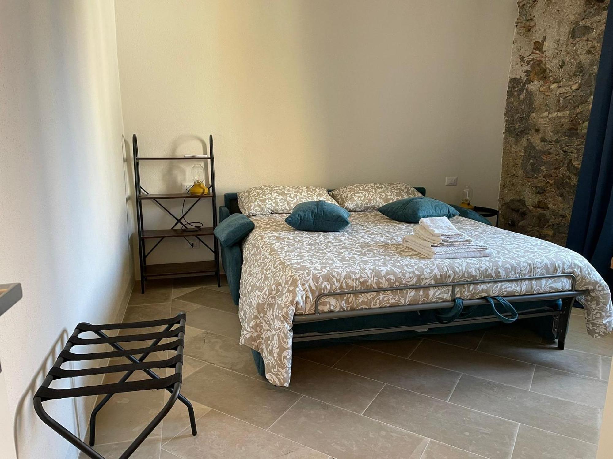 Castello D'Alcontres Guest House 3 Stelle 尼扎迪西奇利亚 外观 照片
